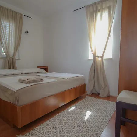 Karpinjan * Novigrad Istria